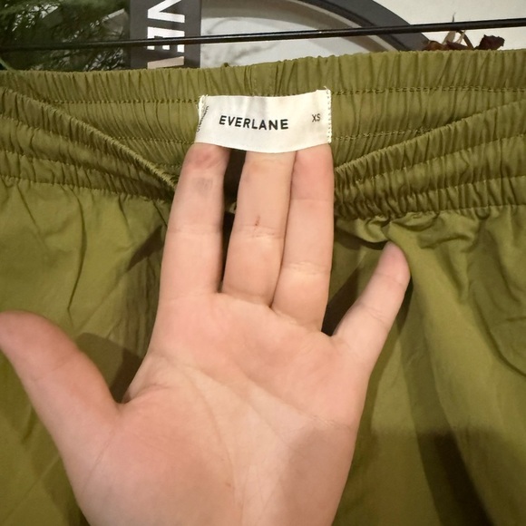 men Everlane Olive Green Shorts size xs - Picture 3 of 7